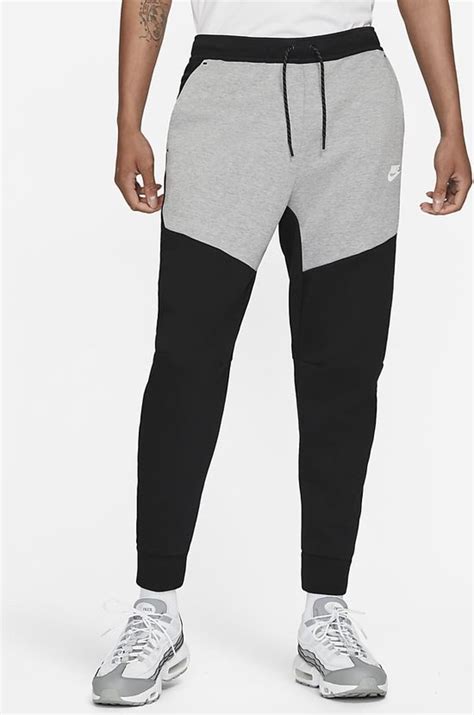 nike tech fleece broek heren zwart|Nike Tech fleecebroek met open zoom voor heren.